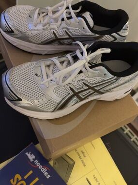 ASICS White Silver Black Mesh Running Shoes